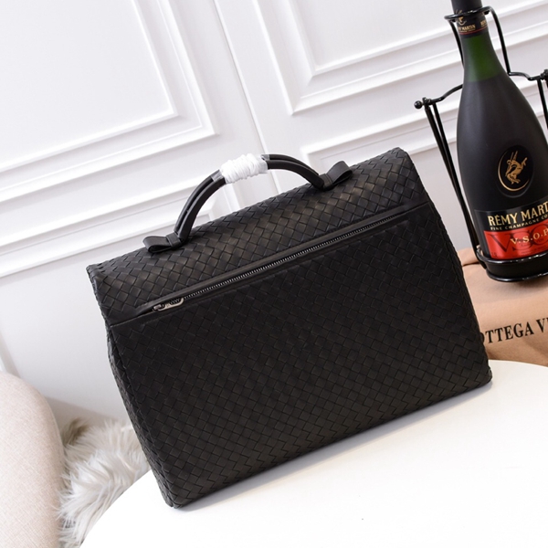 ボッテガヴェネタバッグ側面デザイン